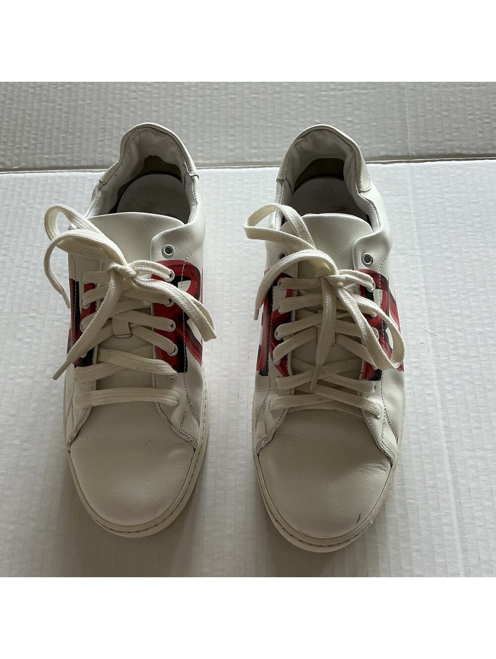 burberry sneakers women 39 White And Red Graffiti